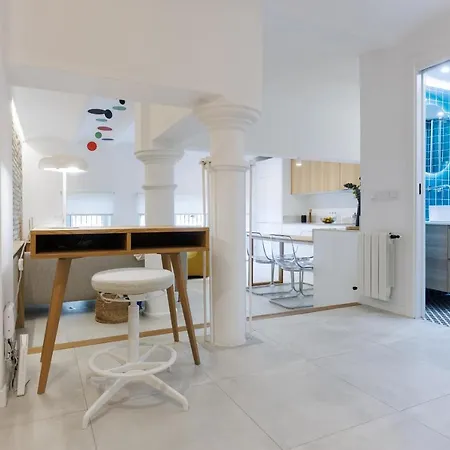 Stylish Near Placa Espana Apartment *